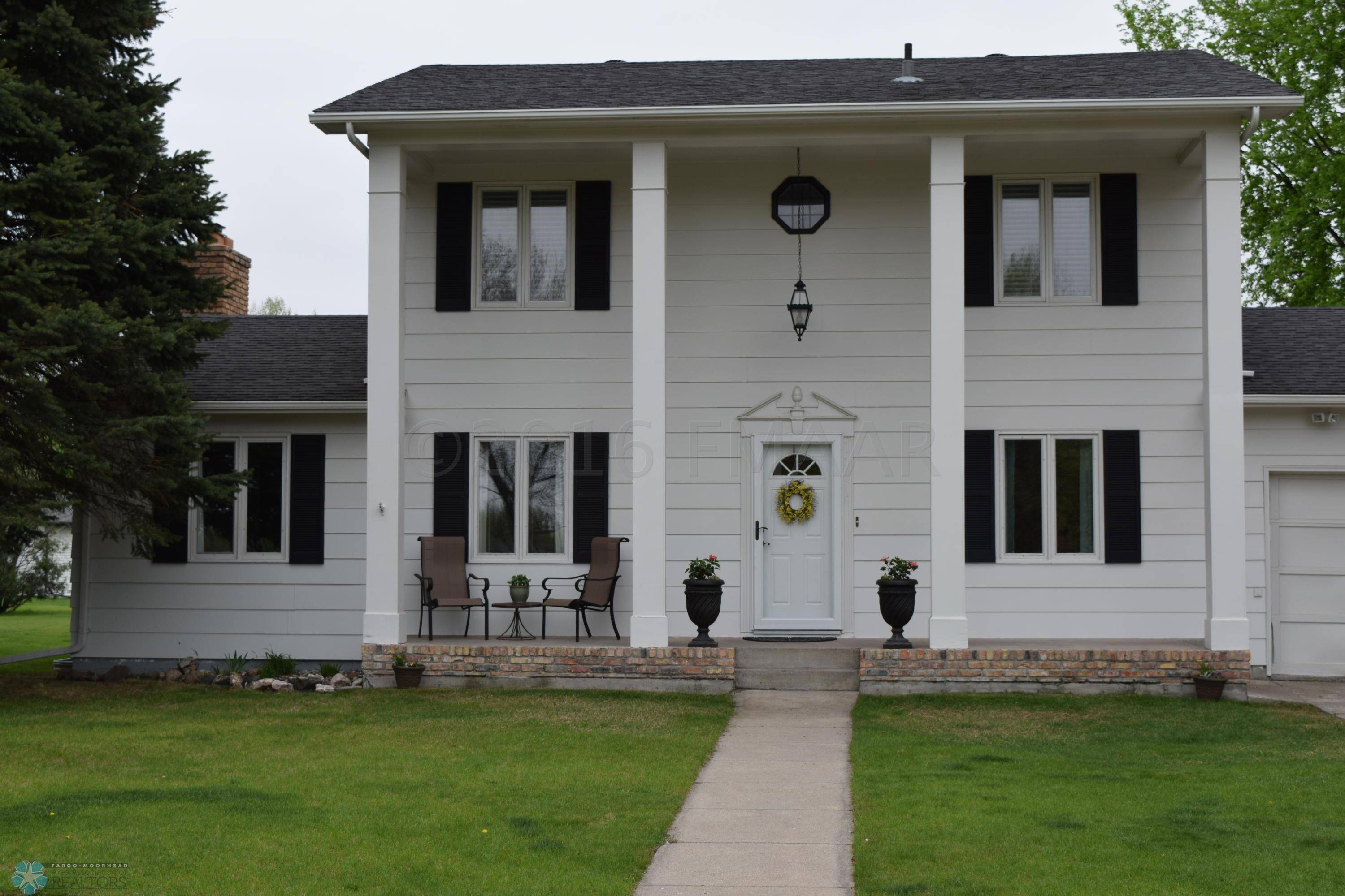 Fargo, ND 58103,2002 18 AVE S