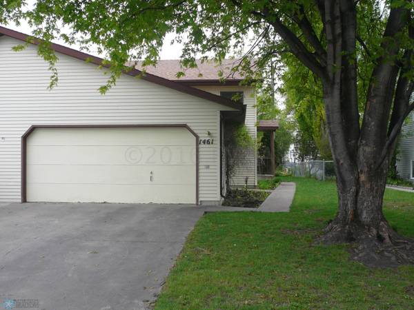1461 17 ST S, Fargo, ND 58103