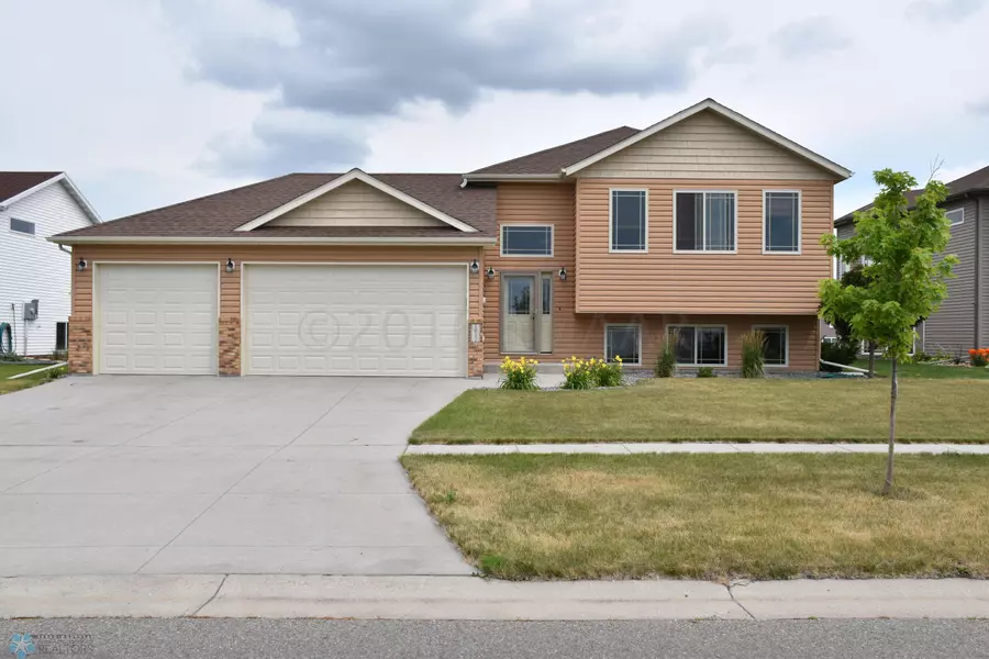 1012 44 AVE W, West Fargo, ND 58078