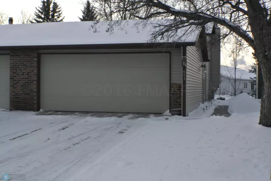 643 BEECH LN, Moorhead, MN 56560