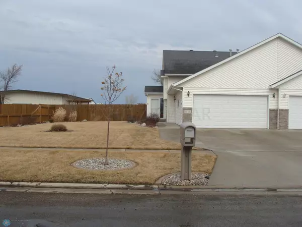 1038 4 AVE W, West Fargo, ND 58078