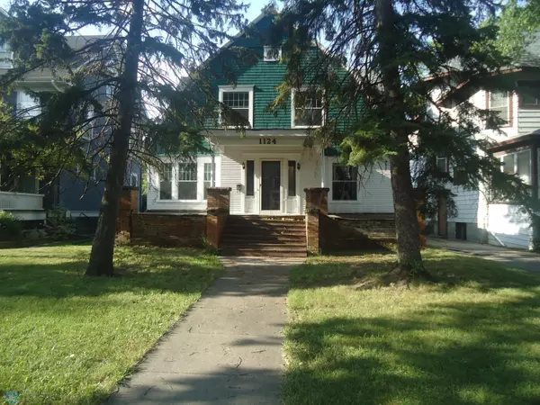 1124 5 AVE S, Fargo, ND 58103