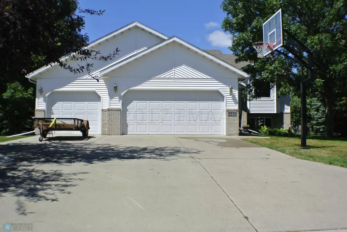 Moorhead, MN 56560,460 CLEARVIEW CT