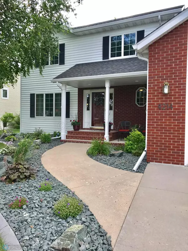 Moorhead, MN 56560,4214 RIVERSHORE DR S