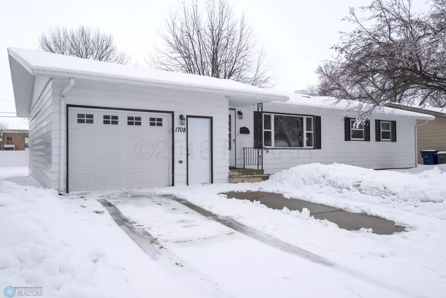 1708 19TH ST S, Moorhead, MN 56560