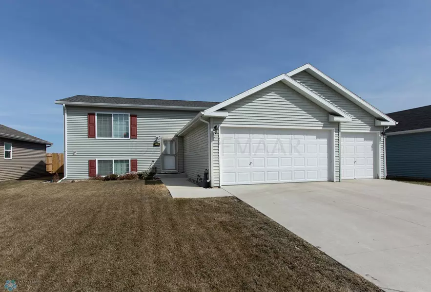 3124 32ND AVE S, Moorhead, MN 56560