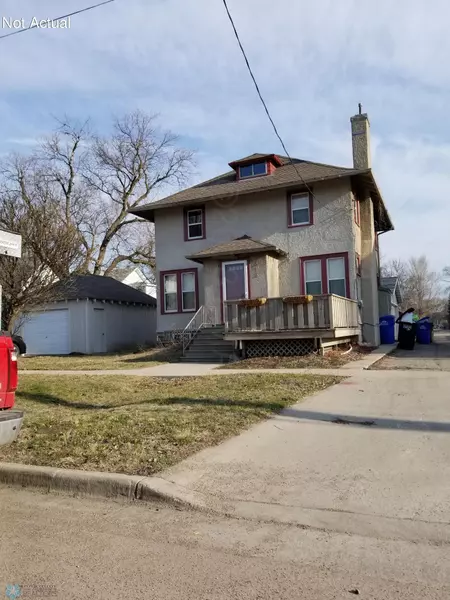 313 9 AVE N, Fargo, ND 58102