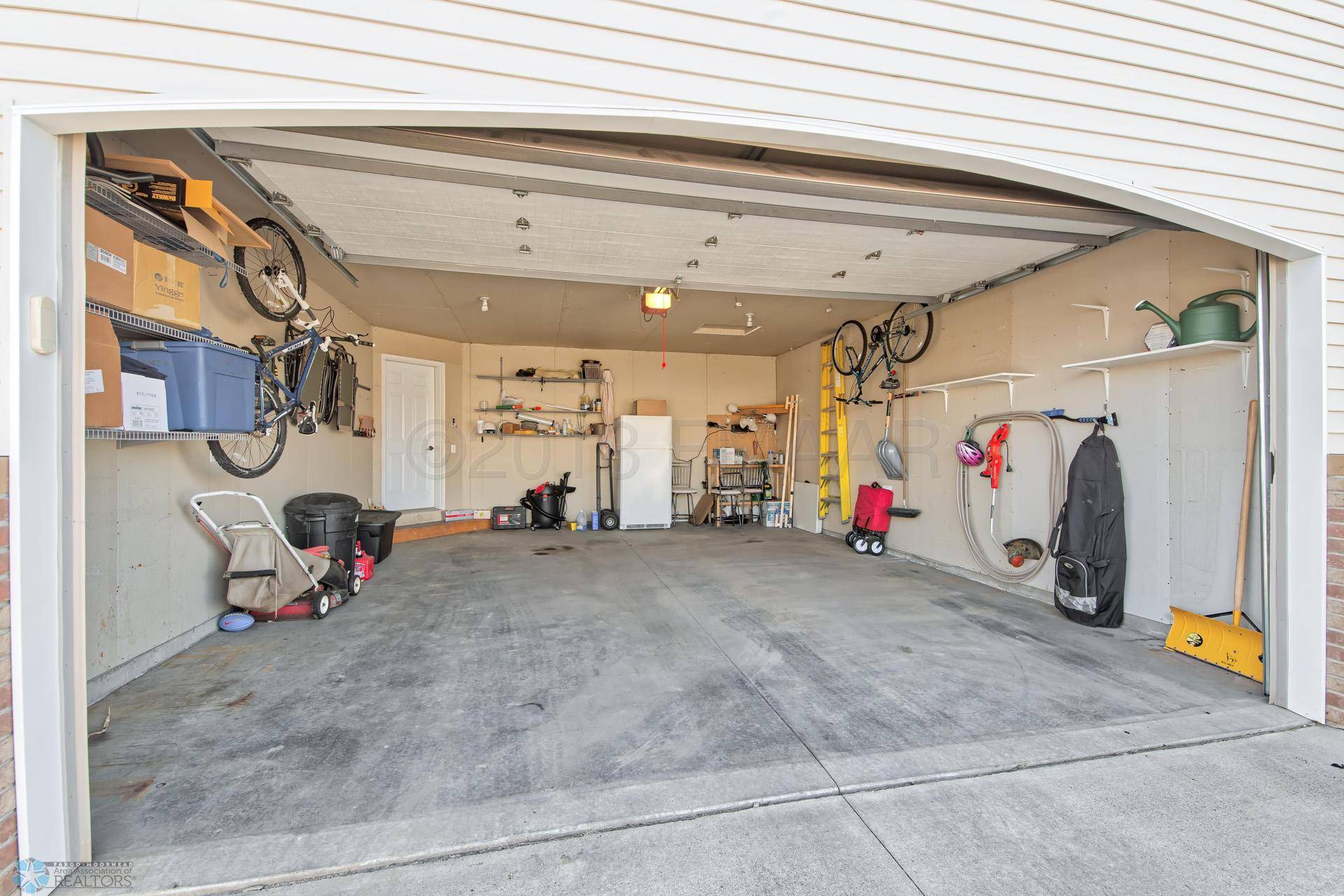 West Fargo, ND 58078,970 PARKWAY DR