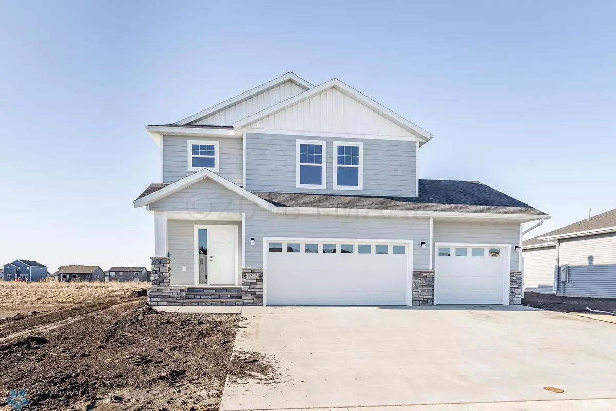 Fargo, ND 58104,7240 EAGLE POINTE DR S