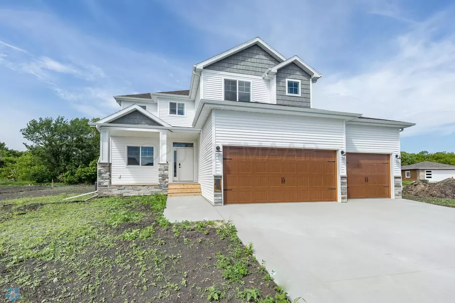 1328 GOLDENWOOD DR, West Fargo, ND 58078