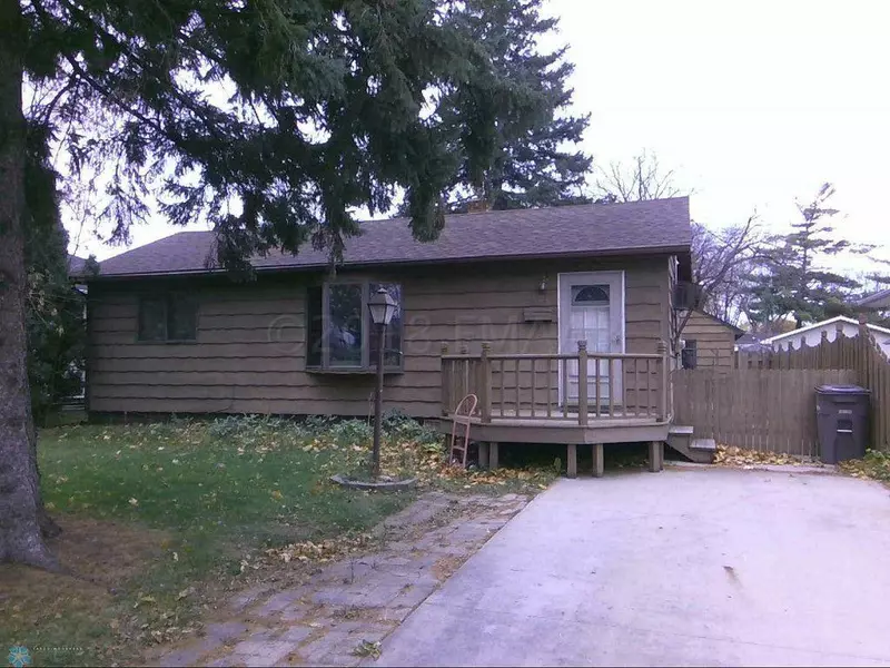 1005 14TH ST N, Moorhead, MN 56560