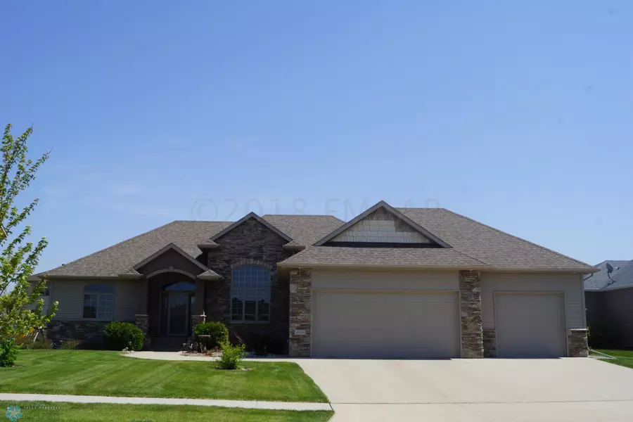 4460 BEACH LN S, Fargo, ND 58104