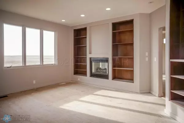 Moorhead, MN 56560,505 TESSA DR S