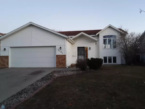 1121 4 AVE E, West Fargo, ND 58078