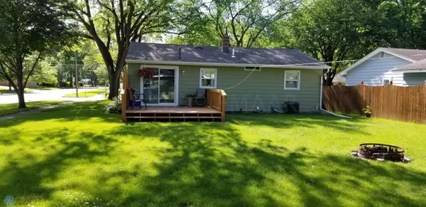 Moorhead, MN 56560,1522 15TH ST S