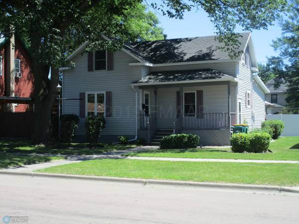 210 9TH ST N, Wahpeton, ND 58075