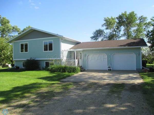 8032 MYRON RD, Wahpeton, ND 58075