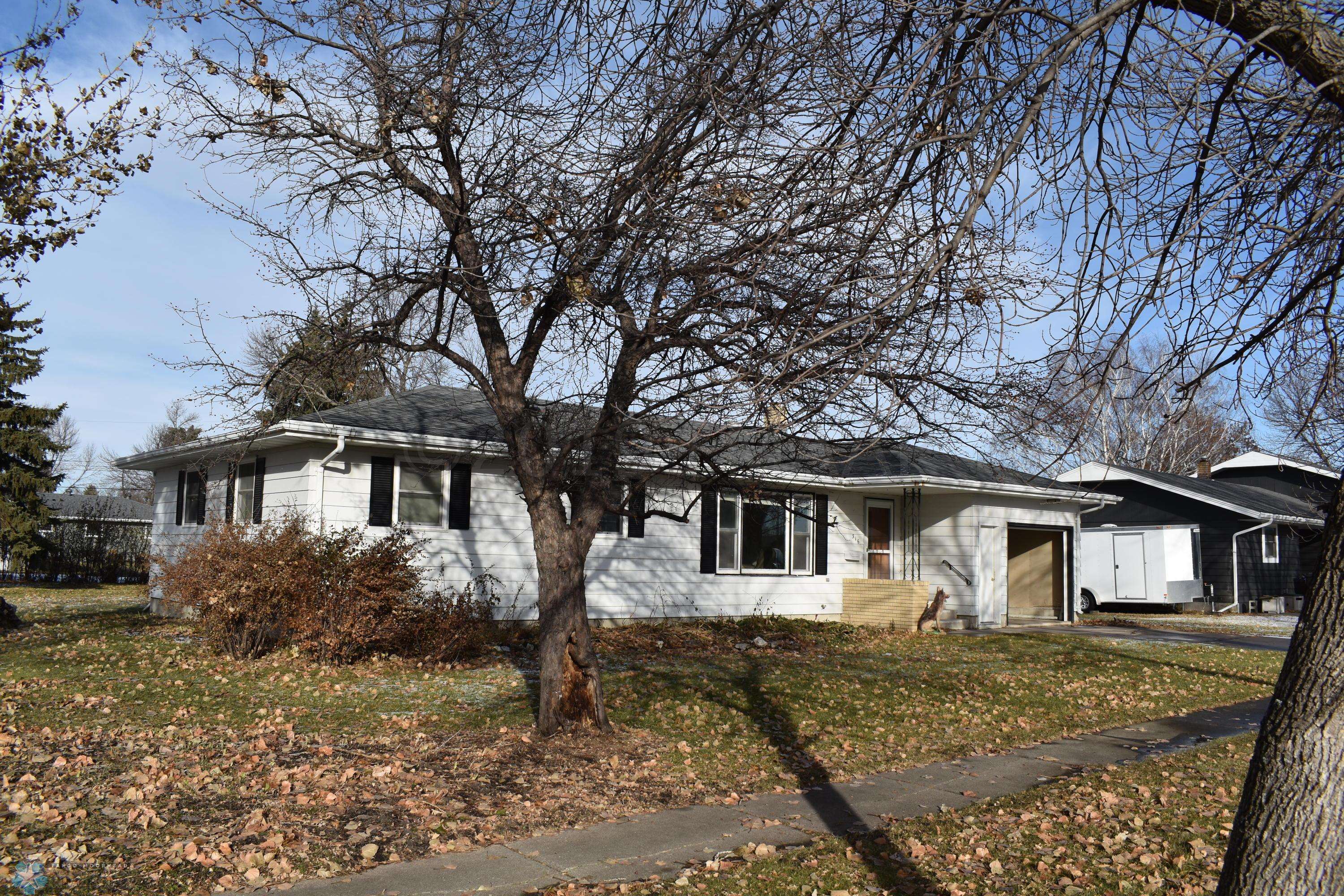 Hillsboro, ND 58045,316 4TH AVE SE
