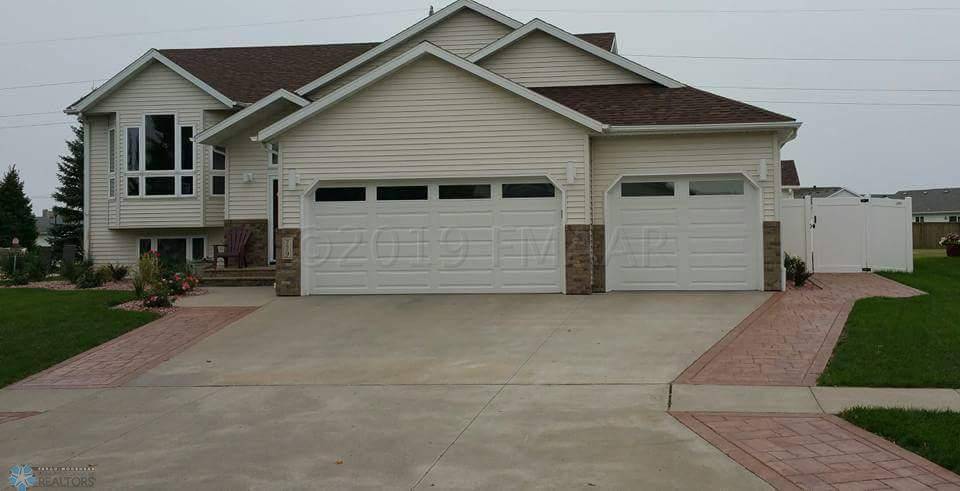 779 15 AVE E, West Fargo, ND 58078