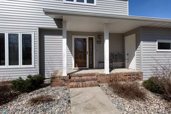 Fargo, ND 58102,3426 MAPLE ST N