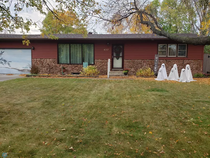 437 BROOK AVE, Moorhead, MN 56560