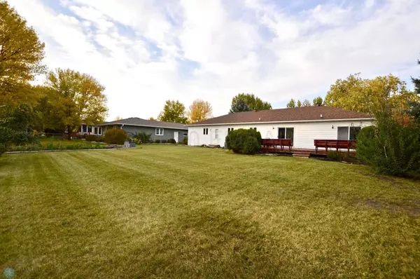 Fargo, ND 58104,1520 37 1/2 AVE S
