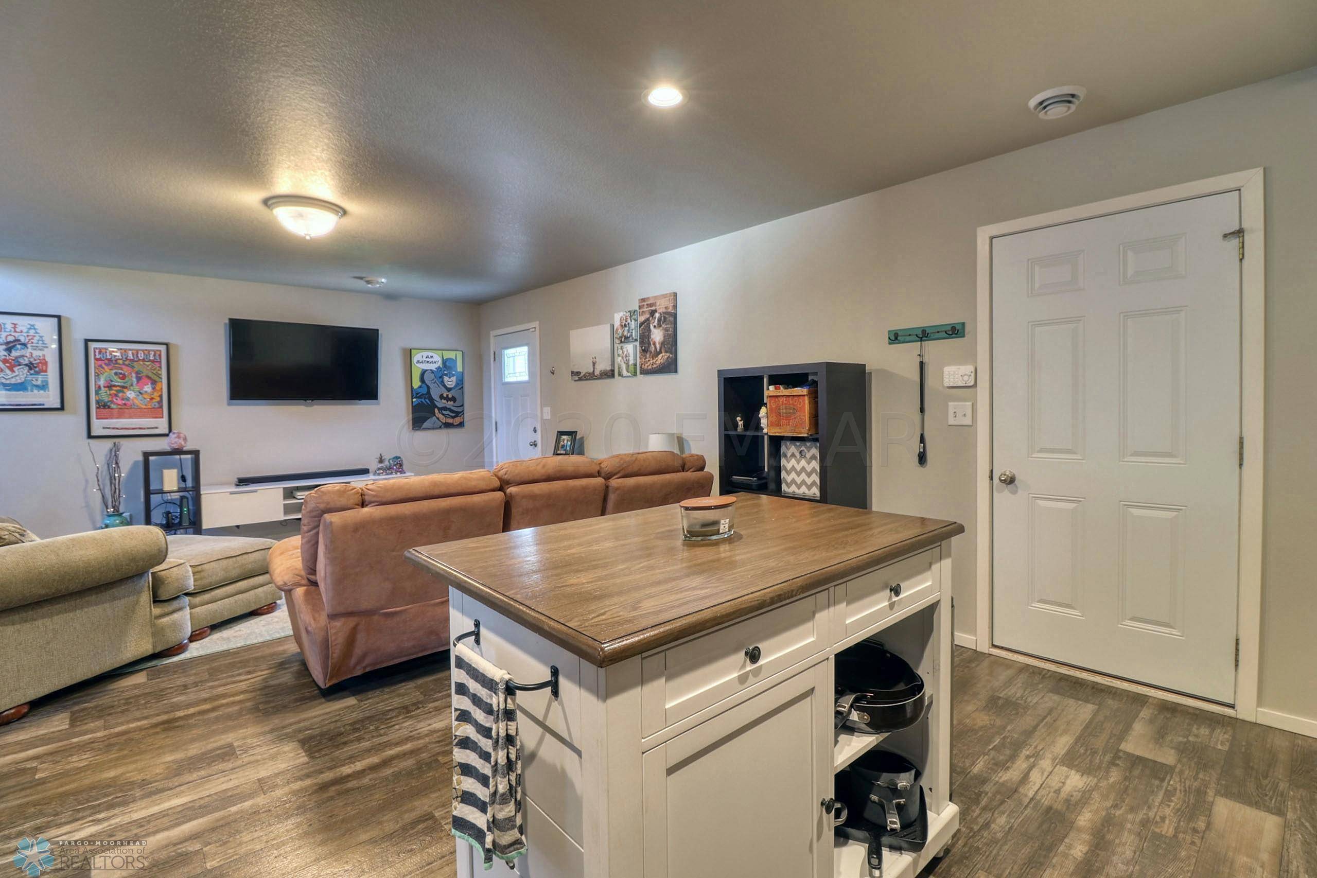 Fargo, ND 58104,4330 ESTATE DR S