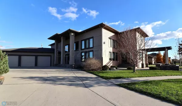 Fargo, ND 58104,4334 BEACH LN S