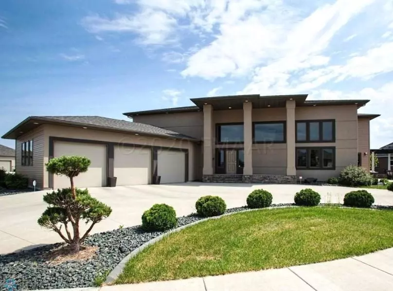 Fargo, ND 58104,4334 BEACH LN S