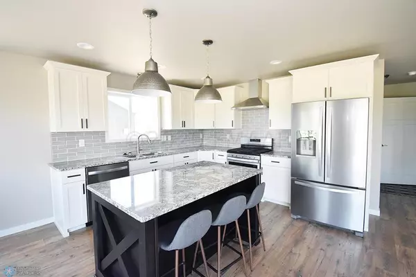 Fargo, ND 58104,6719 SMYLIE LN S