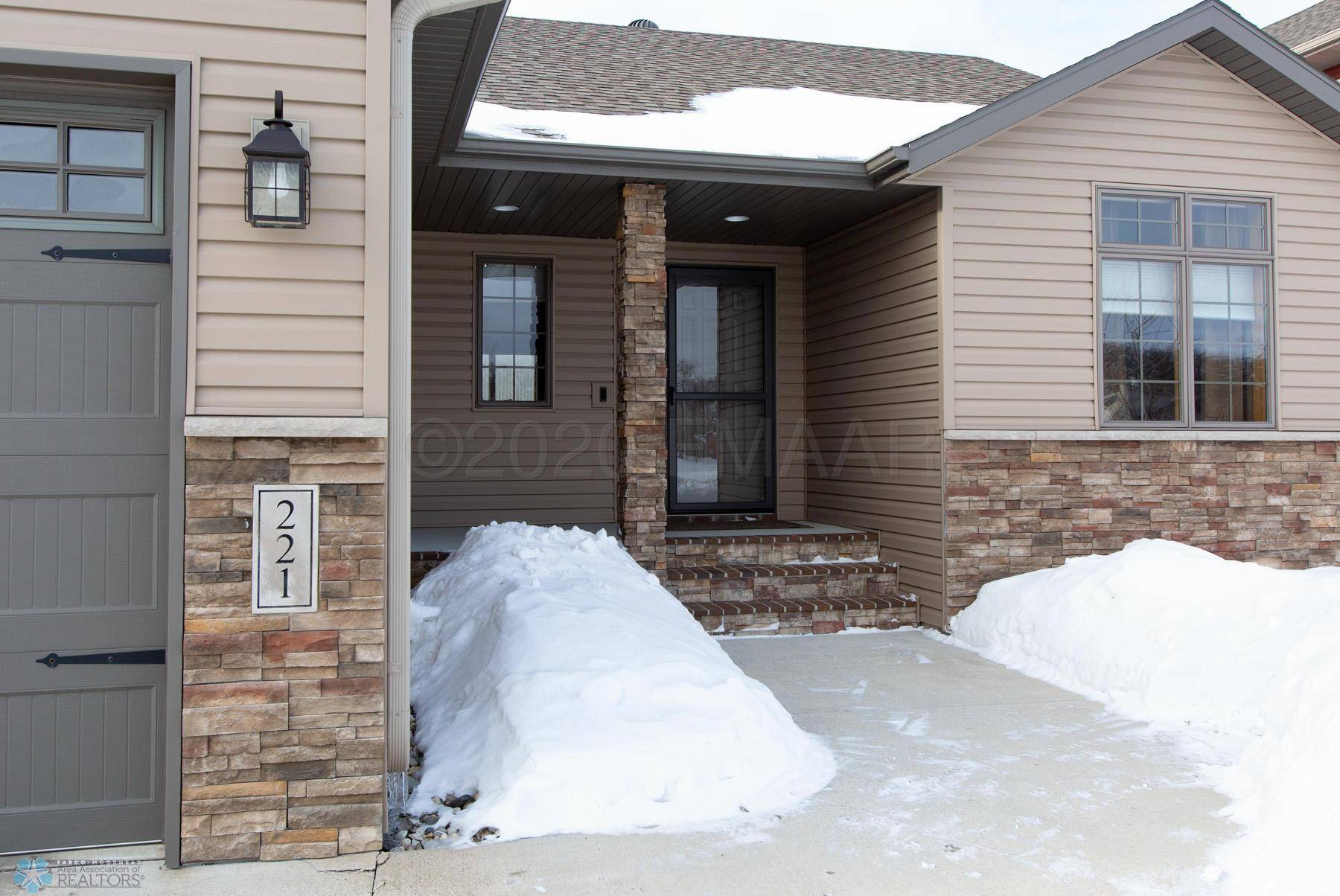 West Fargo, ND 58078,221 37 AVE E