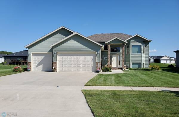 318 38TH AVE E, West Fargo, ND 58078