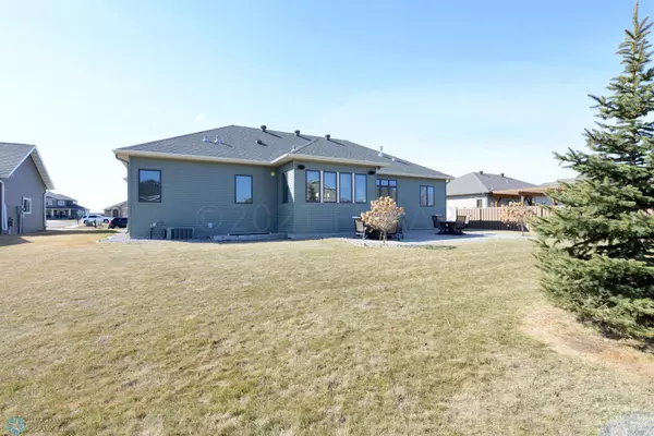 Moorhead, MN 56560,1536 36TH AVE S