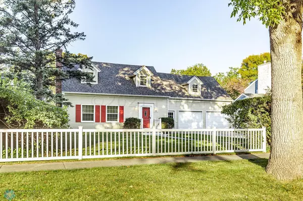 1529 10 ST S, Fargo, ND 58103