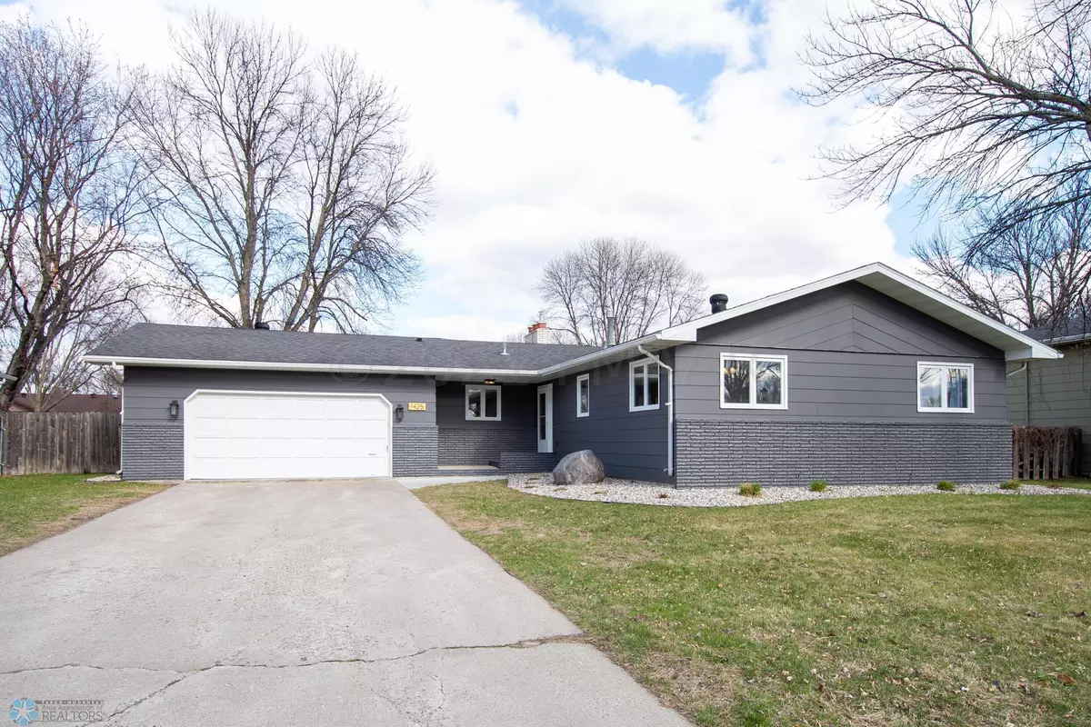 Fargo, ND 58102,1425 5TH ST N