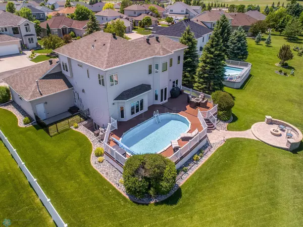 Fargo, ND 58103,3511 WOODBURY PARK DR S