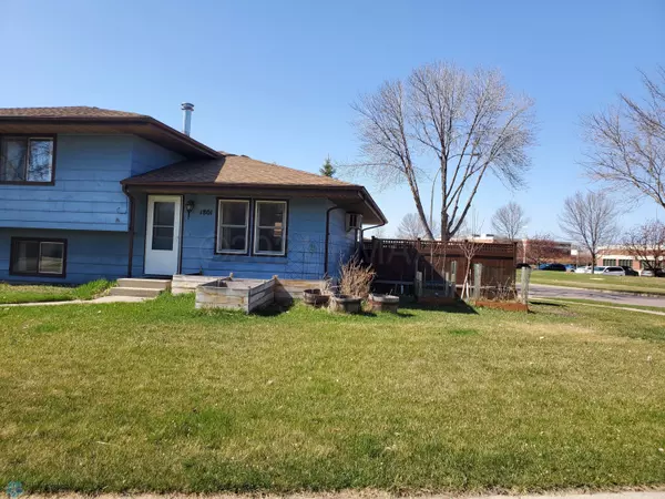 1801 23RD AVE S, Fargo, ND 58103