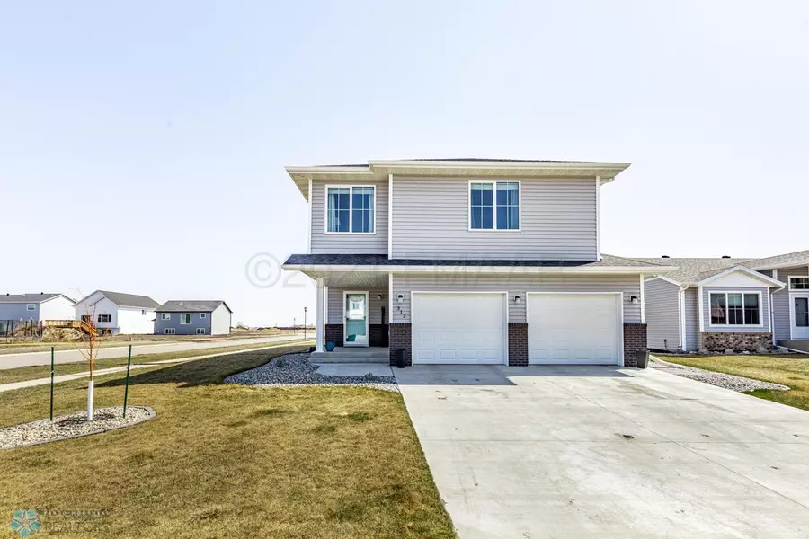 312 6 ST E, Horace, ND 58047