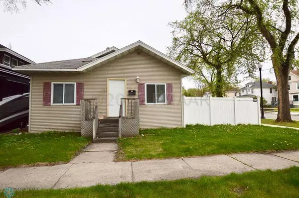 1001 9 AVE N, Fargo, ND 58102