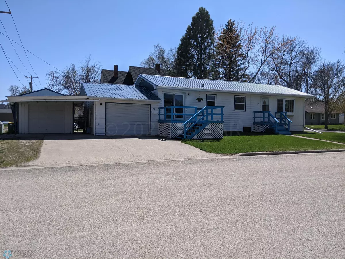 Lisbon, ND 58054,107 6TH AVE W