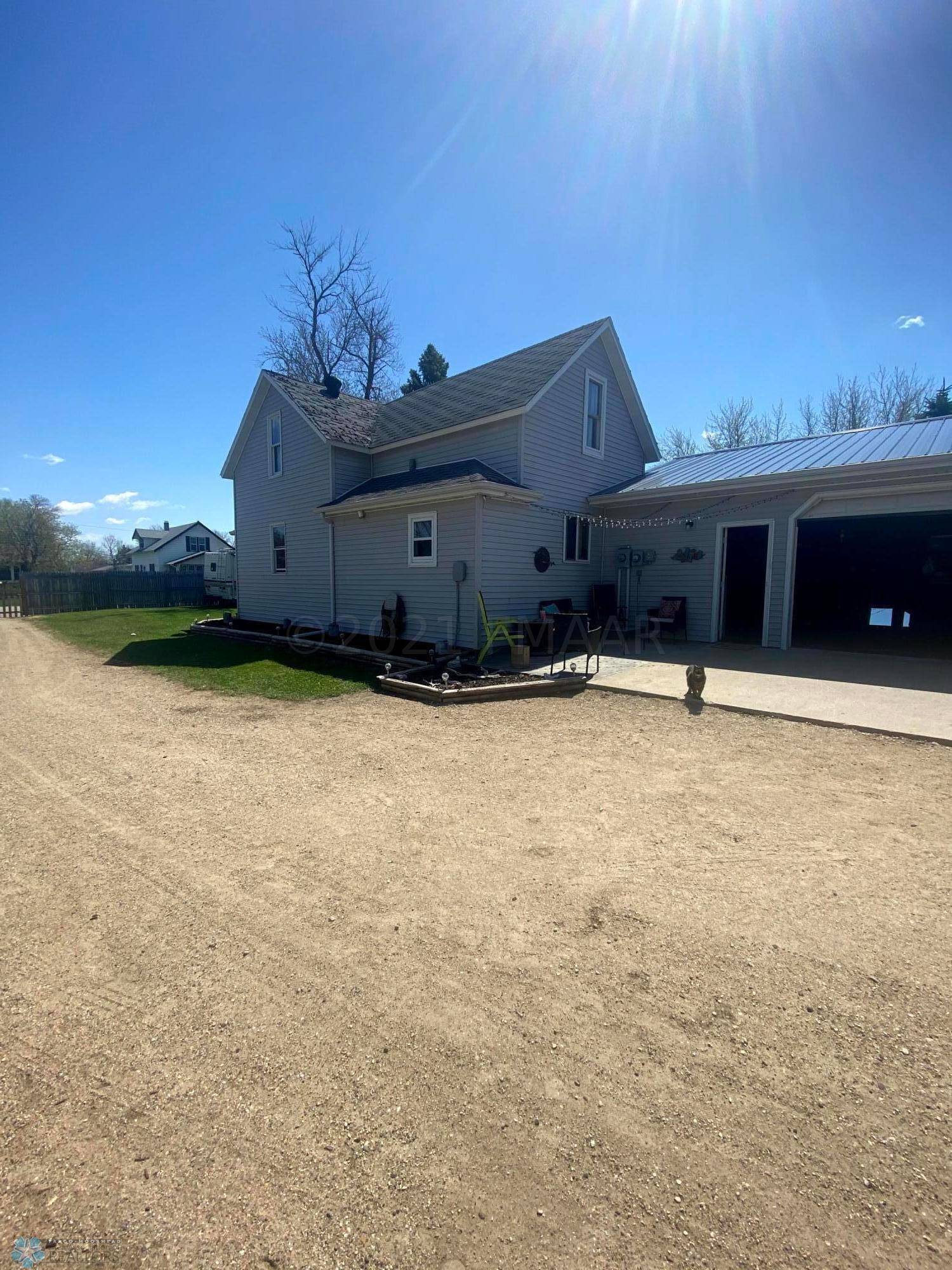 Lidgerwood, ND 58053,110 4TH AVE NE