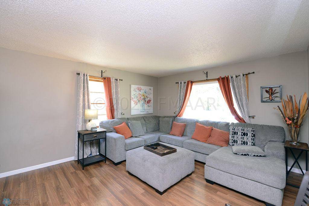 Fargo, ND 58103,414 23 ST S
