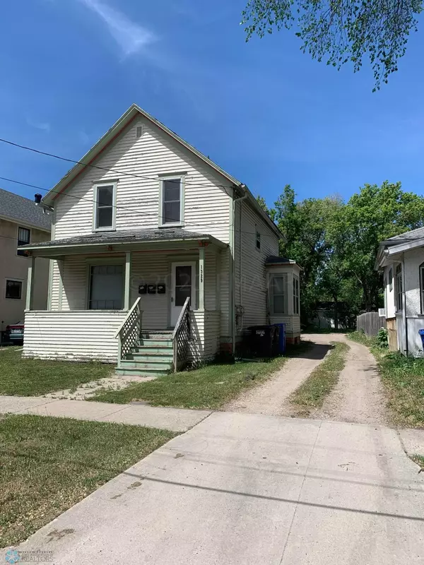 Fargo, ND 58103,1329 2 AVE S