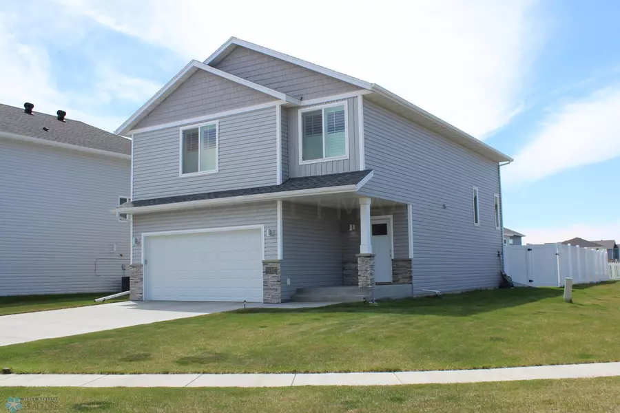 2154 11 ST W, West Fargo, ND 58078