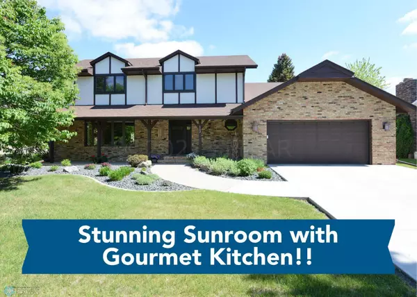 112 PRAIRIEWOOD DR S, Fargo, ND 58103