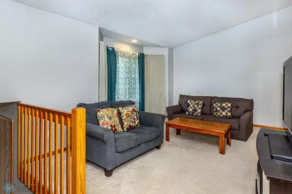 Fargo, ND 58104,3202 36 AVE S