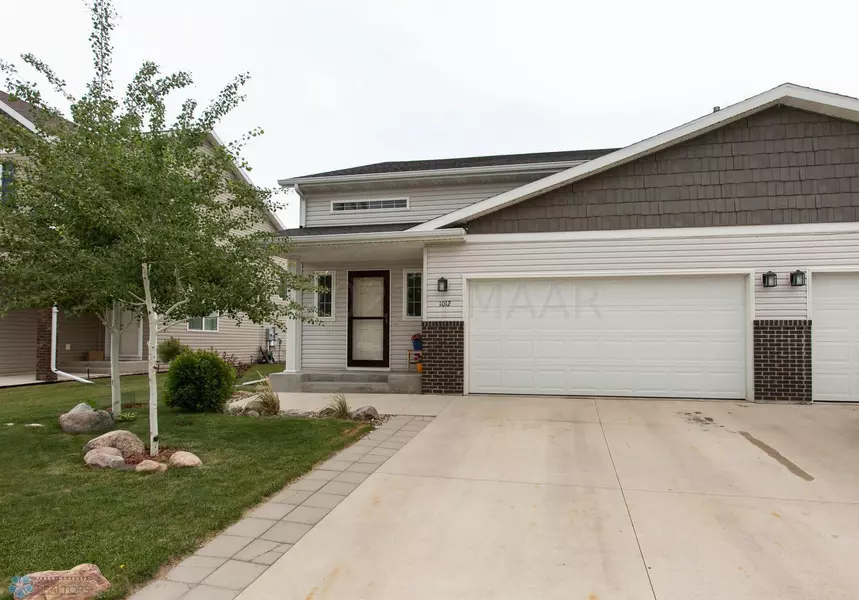 1012 30 AVE W, West Fargo, ND 58078