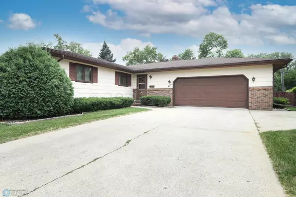 417 RENSVOLD BLVD, Moorhead, MN 56560