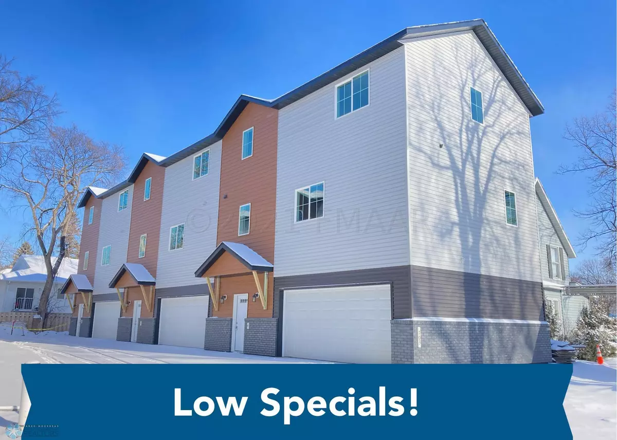 Fargo, ND 58102,703 10 AVE N #2