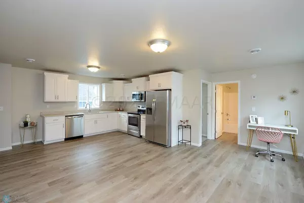 Fargo, ND 58102,703 10 AVE N #3